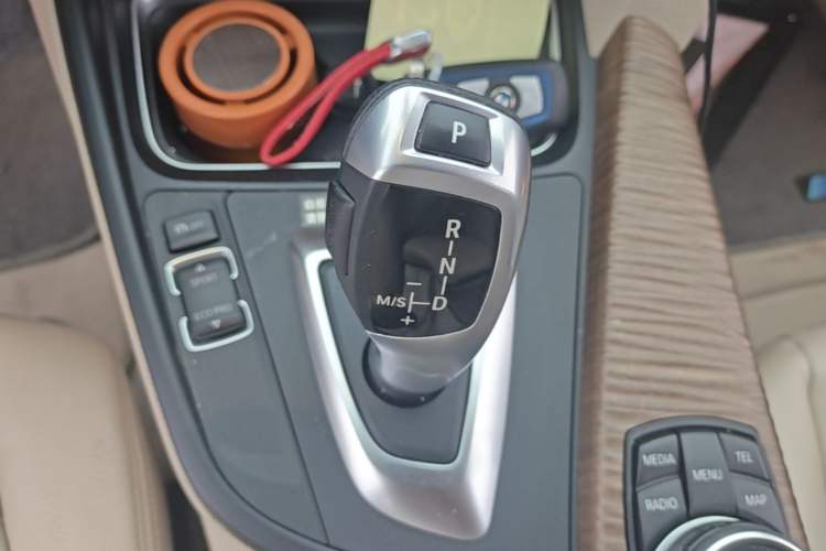 Used BMW 3 Series GT 2013 320i Sport Design Package Gear Lever