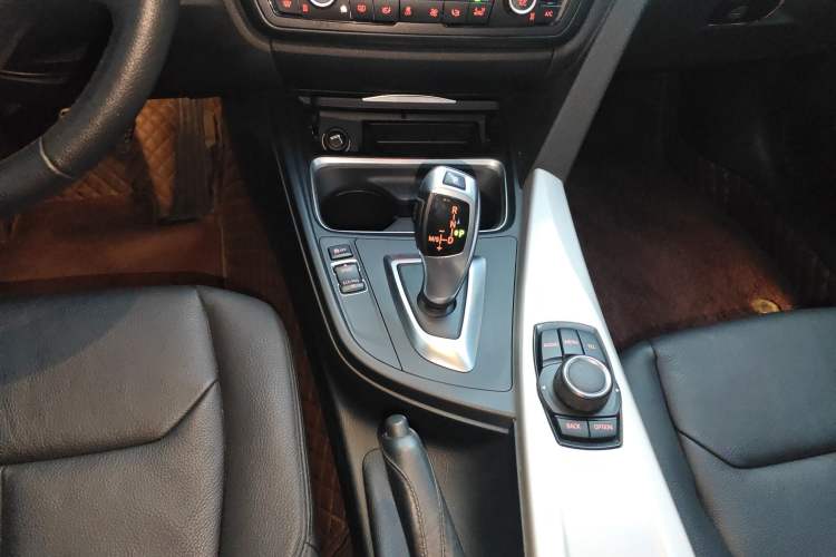 Used BMW 3 Series GT 2013 320i Leading Model Gear Lever