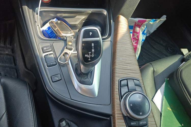 Used BMW 3 Series GT 2013 328i Sport Design Package Gear Lever