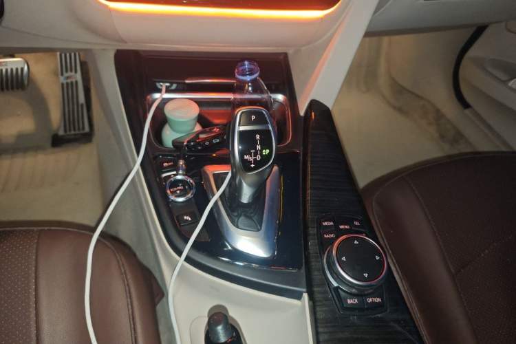 Used BMW 3 Series GT 2013 328i Sport Design Package Gear Lever