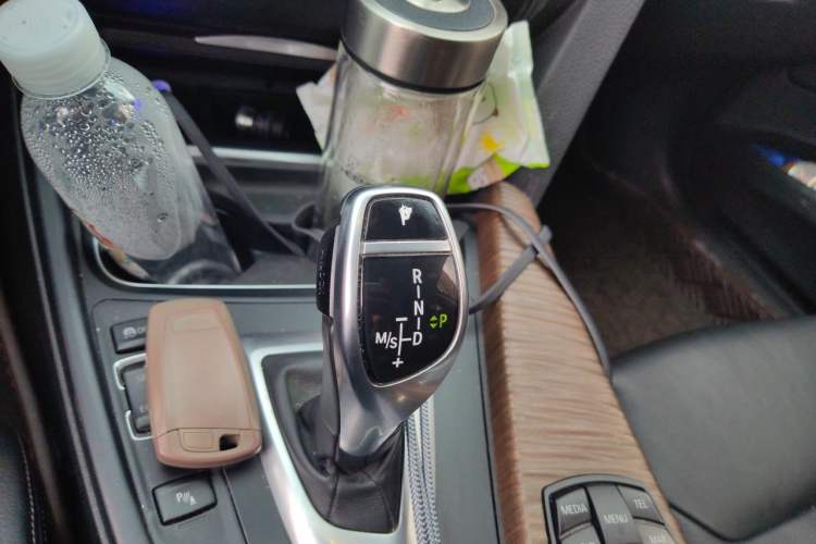 Used BMW 3 Series GT 2013 328i Sport Design Package Gear Lever
