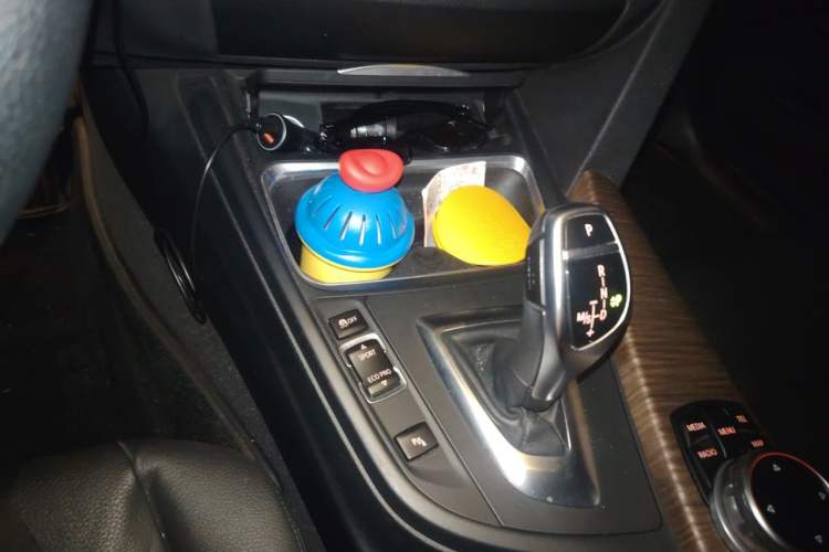 Used BMW 3 Series GT 2013 328i Sport Design Package Gear Lever