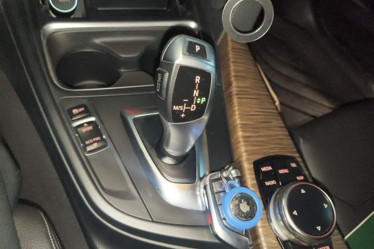 Used BMW 3 Series GT 2013 320i Sport Design Package Gear Lever