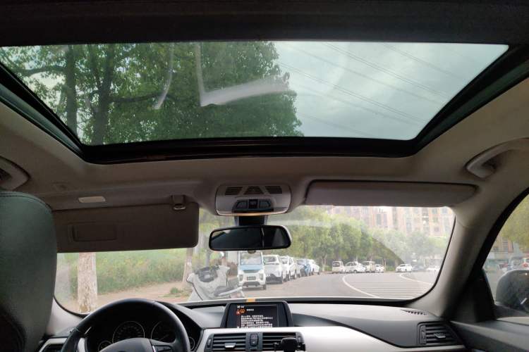 Used BMW 3 Series GT 2013 320i Leading Model Headliner
