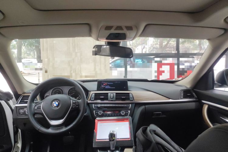 Used BMW 3 Series GT 2013 320i Sport Design Package Interior 1