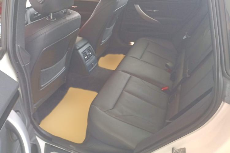 Used BMW 3 Series GT 2013 328i Sport Design Package Interior 1