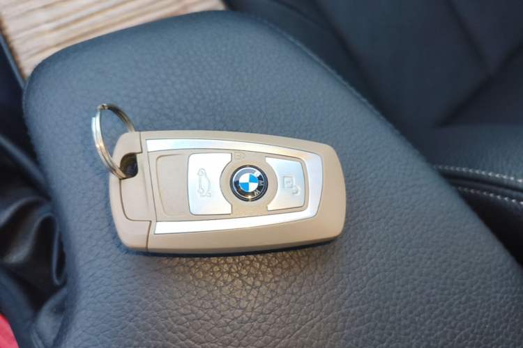 Used BMW 3 Series GT 2013 328i Sport Design Package Interior 1