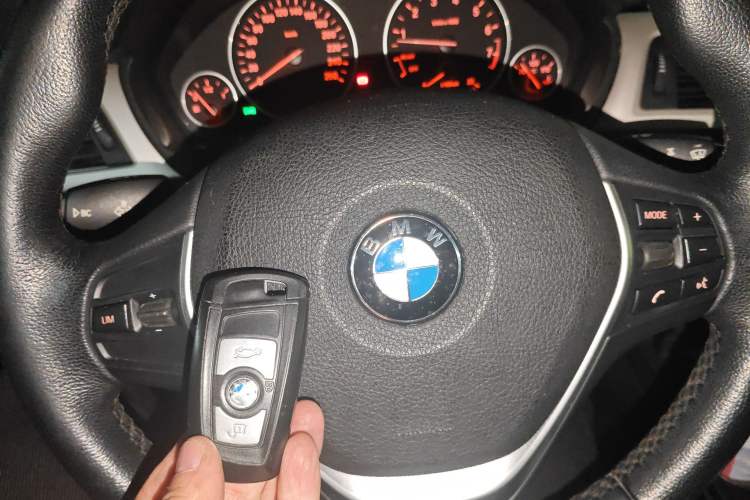 Used BMW 3 Series GT 2013 320i Leading Model Interior 1