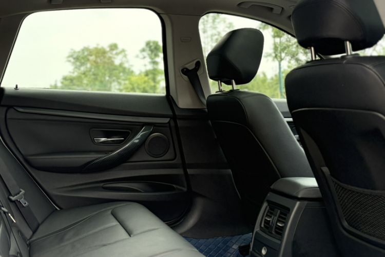Used BMW 3 Series GT 2013 320i Leading Model Interior 13