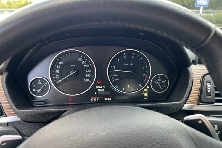 Used BMW 3 Series GT 2013 335i Sport Design Package Interior 14