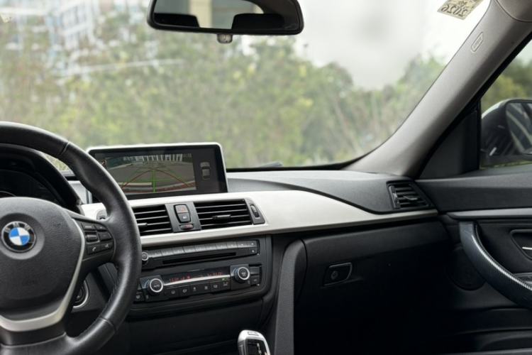 Used BMW 3 Series GT 2013 320i Leading Model Interior 15