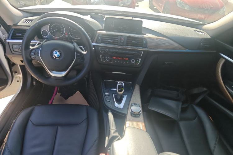 Used BMW 3 Series GT 2013 328i Sport Design Package Interior 2
