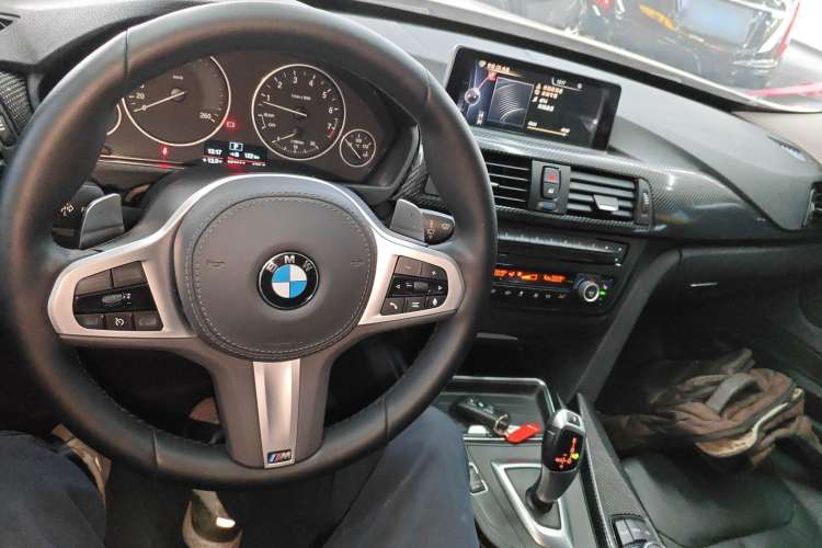 Used BMW 3 Series GT 2013 320i Leading Model Interior 2