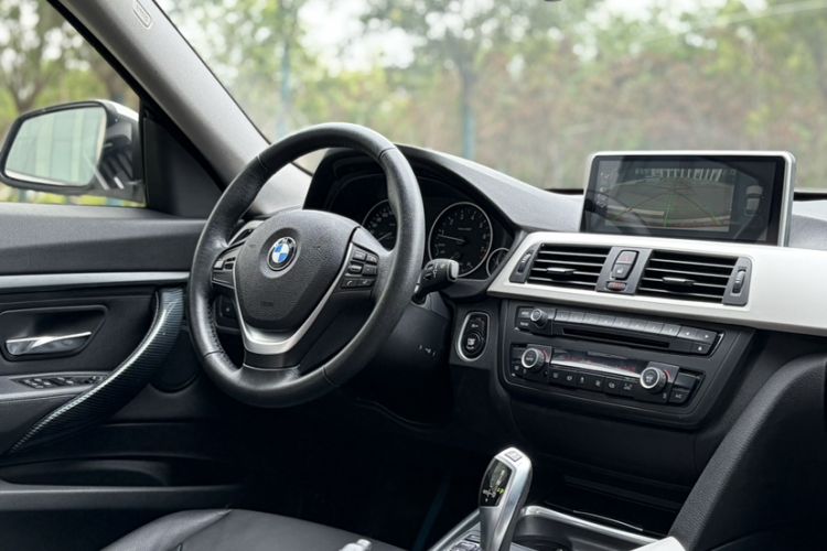 Used BMW 3 Series GT 2013 320i Leading Model Interior 2