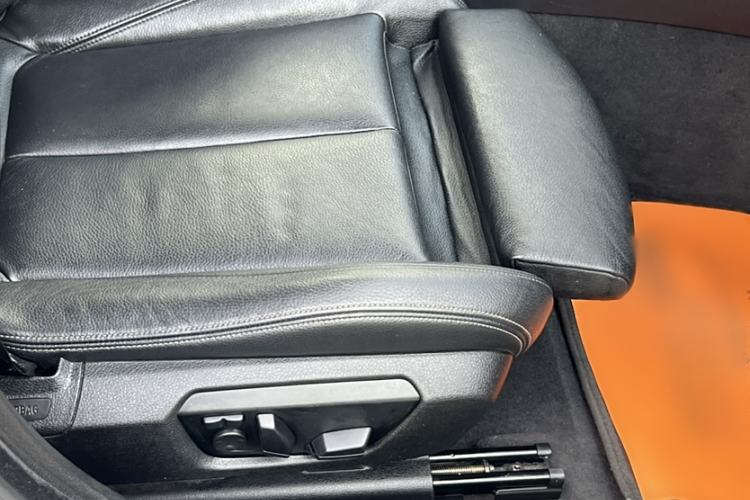 Used BMW 3 Series GT 2013 335i Sport Design Package Interior 3