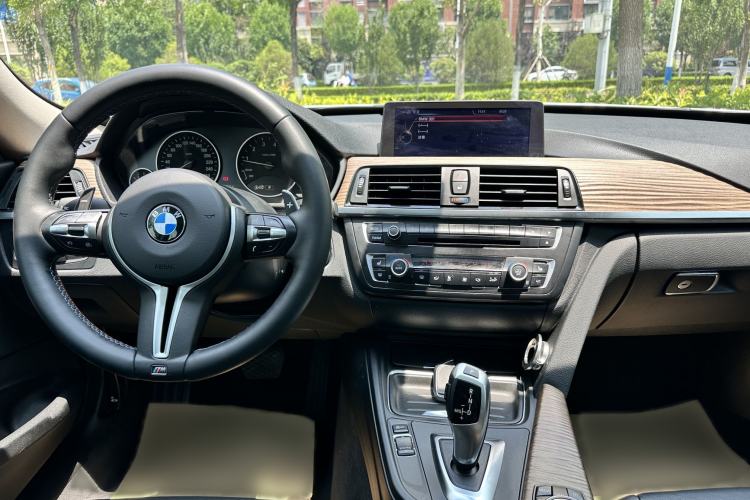 Used BMW 3 Series GT 2013 320i Sport Design Package Interior 3