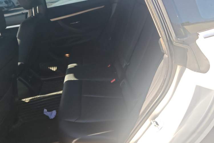 Used BMW 3 Series GT 2013 328i Sport Design Package Interior 4