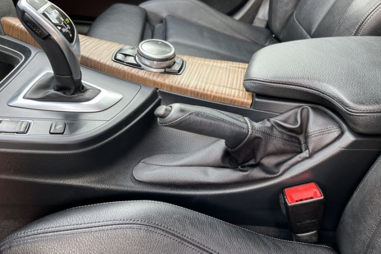 Used BMW 3 Series GT 2013 335i Sport Design Package Interior 4