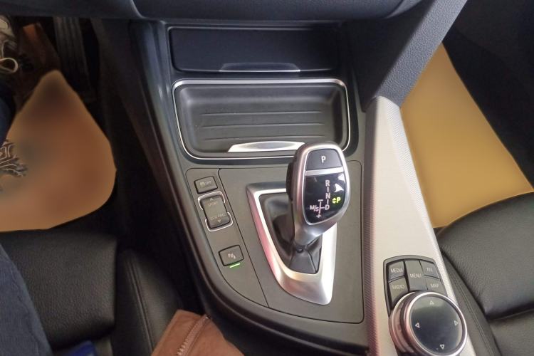 Used BMW 3 Series GT 2013 328i Sport Design Package Interior 4