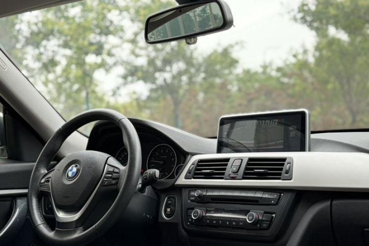 Used BMW 3 Series GT 2013 320i Leading Model Interior 7