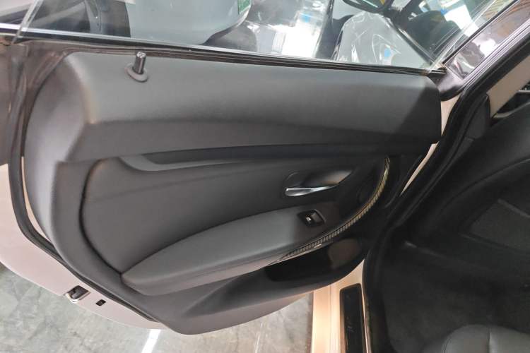 Used BMW 3 Series GT 2013 320i Leading Model Interior 8
