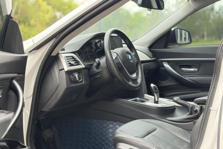 Used BMW 3 Series GT 2013 320i Leading Model Interior 8