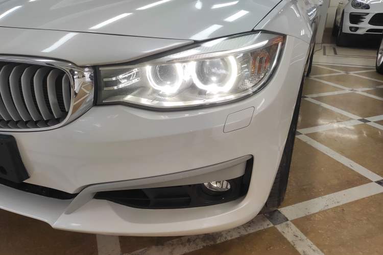 Used BMW 3 Series GT 2013 320i Sport Design Package Left Front Headlight