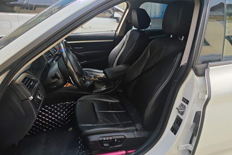 Used BMW 3 Series GT 2013 328i Sport Design Package Left Front Seat