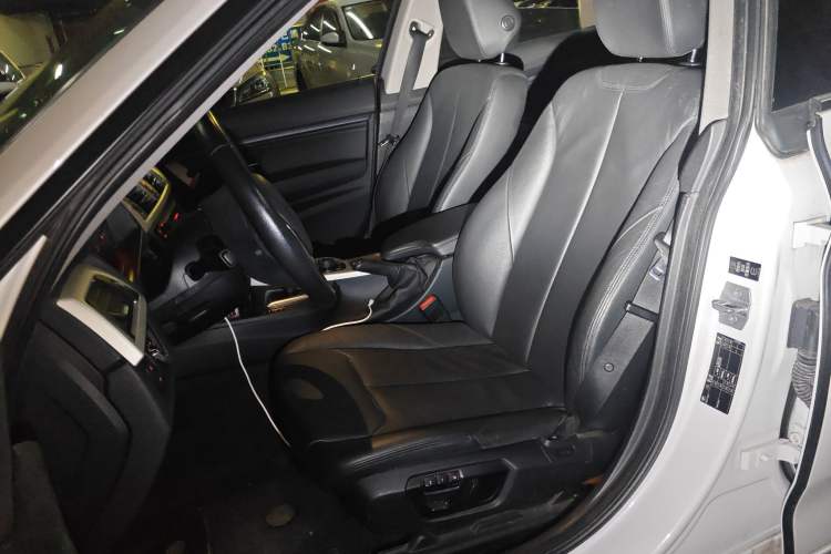 Used BMW 3 Series GT 2013 320i Leading Model Left Front Seat