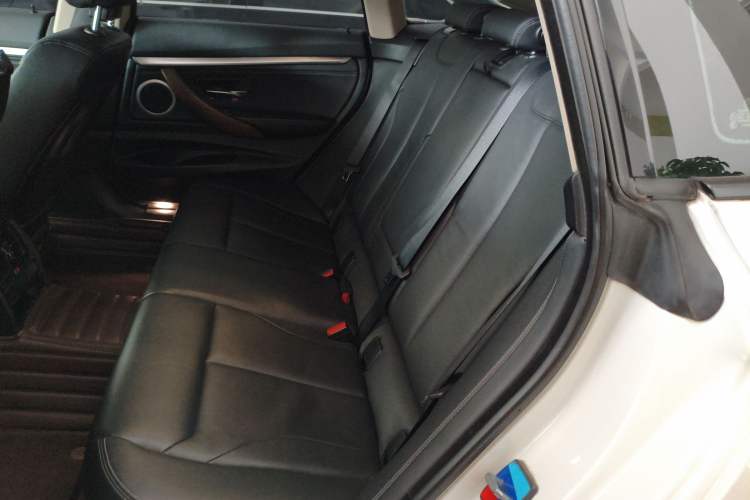 Used BMW 3 Series GT 2013 320i Sport Design Package Left Rear Seat