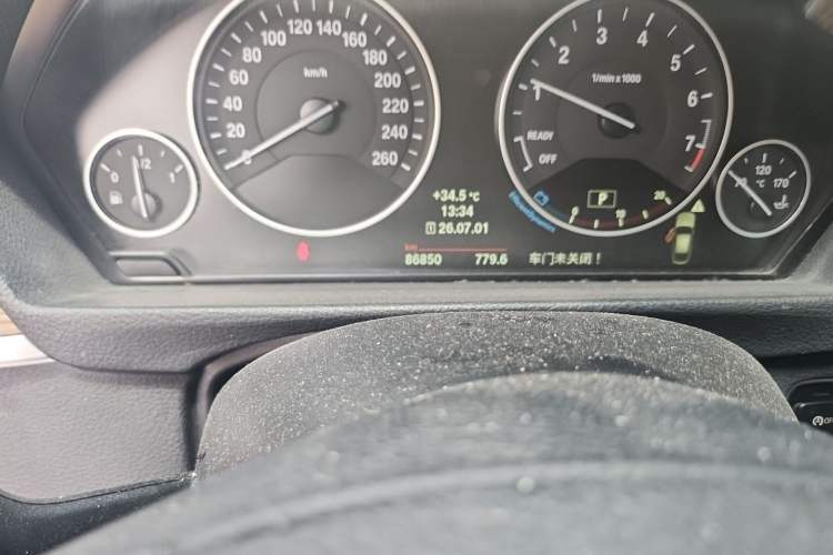 Used BMW 3 Series GT 2013 320i Sport Design Package Odometer Close Up