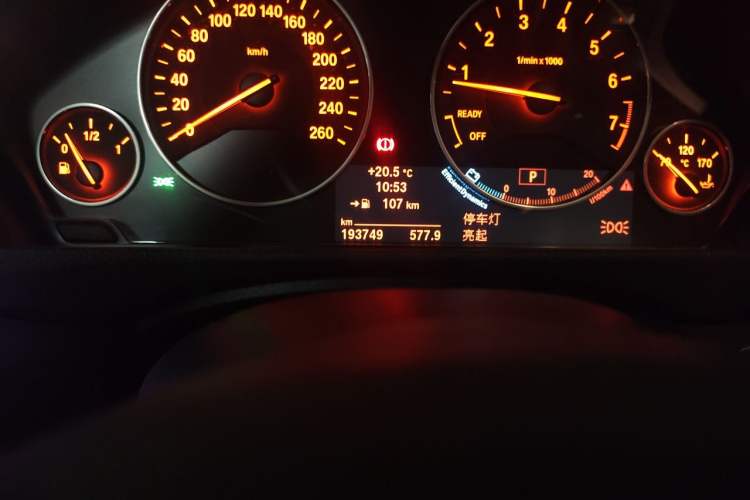 Used BMW 3 Series GT 2013 320i Sport Design Package Odometer Close Up