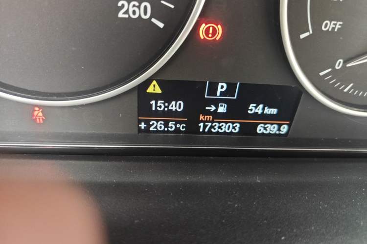 Used BMW 3 Series GT 2013 320i Leading Model Odometer Close Up