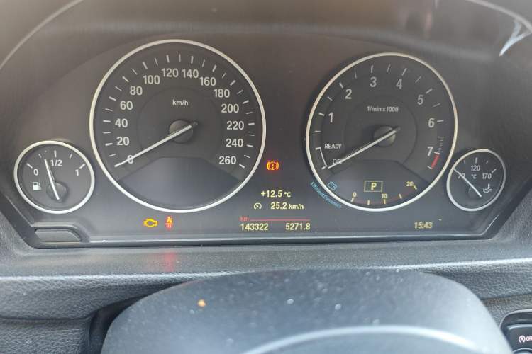 Used BMW 3 Series GT 2013 328i Sport Design Package Odometer Close Up