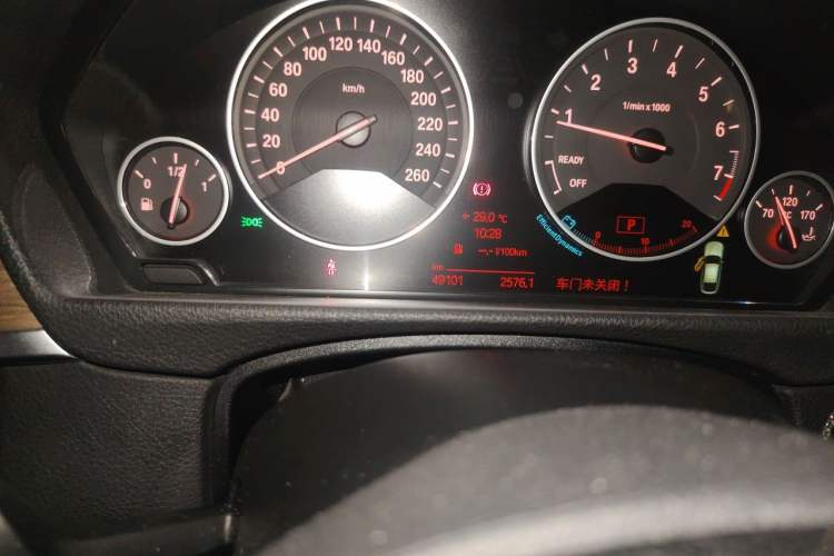 Used BMW 3 Series GT 2013 328i Sport Design Package Odometer Close Up