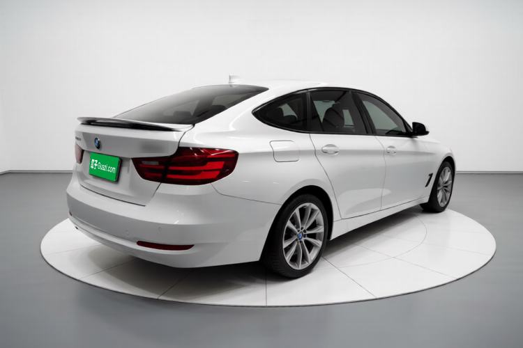 Used BMW 3 Series GT 2013 320i Leading Model Rear Right 45 Deg