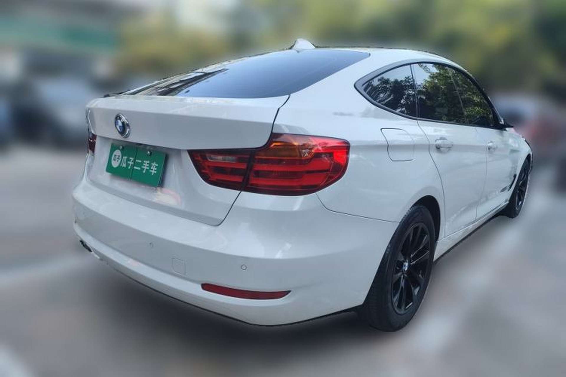 Used BMW 3 Series GT 2013 320i Leading Model Rear Right 45 Deg