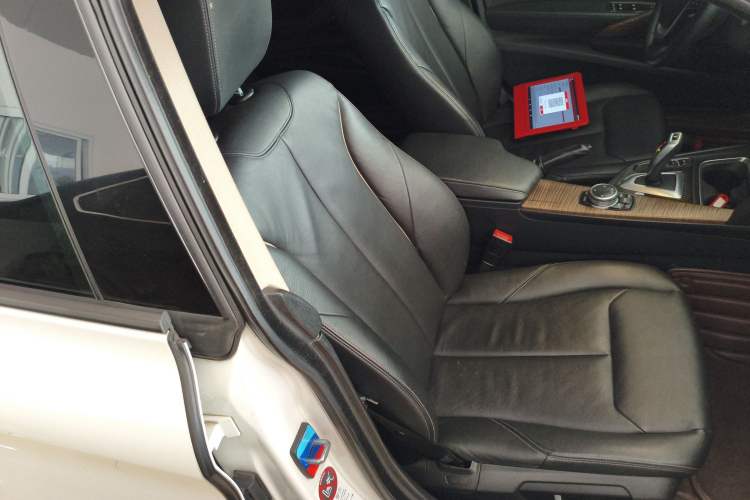 Used BMW 3 Series GT 2013 320i Sport Design Package Right Front Seat