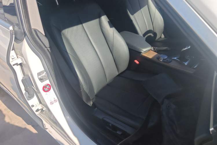 Used BMW 3 Series GT 2013 328i Sport Design Package Right Front Seat