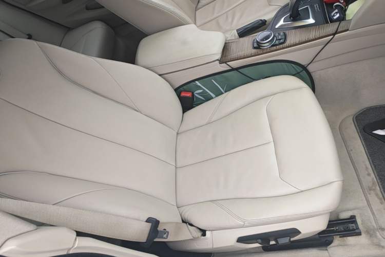 Used BMW 3 Series GT 2013 320i Sport Design Package Right Front Seat