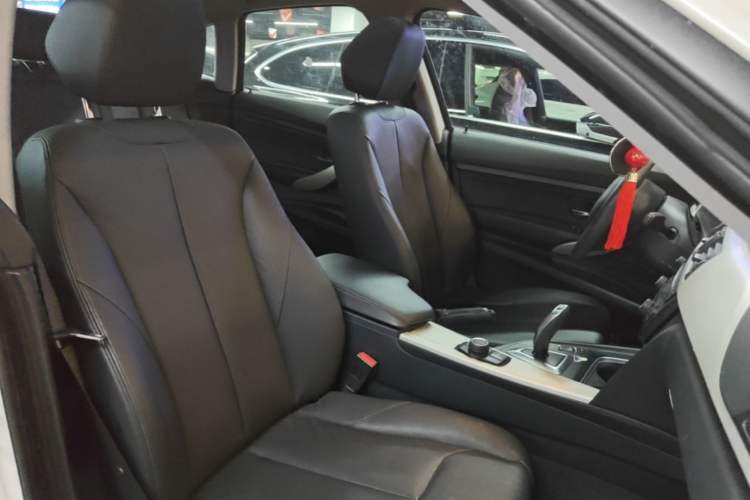 Used BMW 3 Series GT 2013 320i Leading Model Right Front Seat