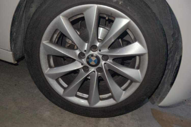 Used BMW 3 Series GT 2013 320i Sport Design Package Right Front Wheel Hub