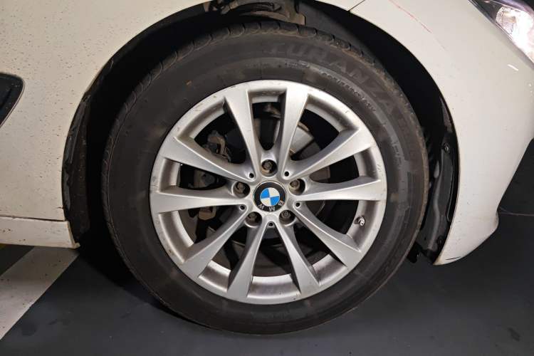 Used BMW 3 Series GT 2013 320i Leading Model Right Front Wheel Hub