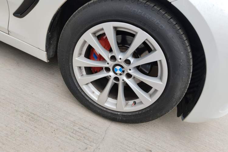 Used BMW 3 Series GT 2013 320i Leading Model Right Front Wheel Hub