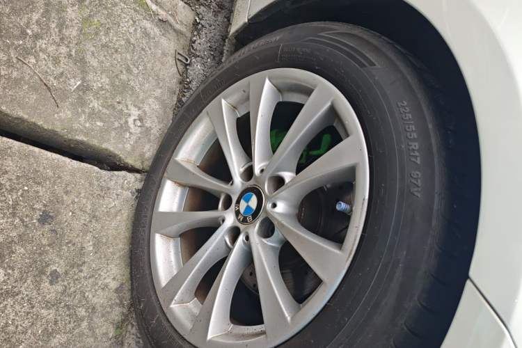 Used BMW 3 Series GT 2013 320i Leading Model Right Front Wheel Hub