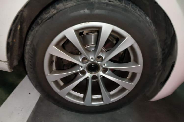 Used BMW 3 Series GT 2013 320i Leading Model Right Front Wheel Hub