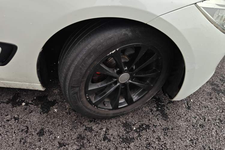 Used BMW 3 Series GT 2013 320i Leading Model Right Front Wheel Hub