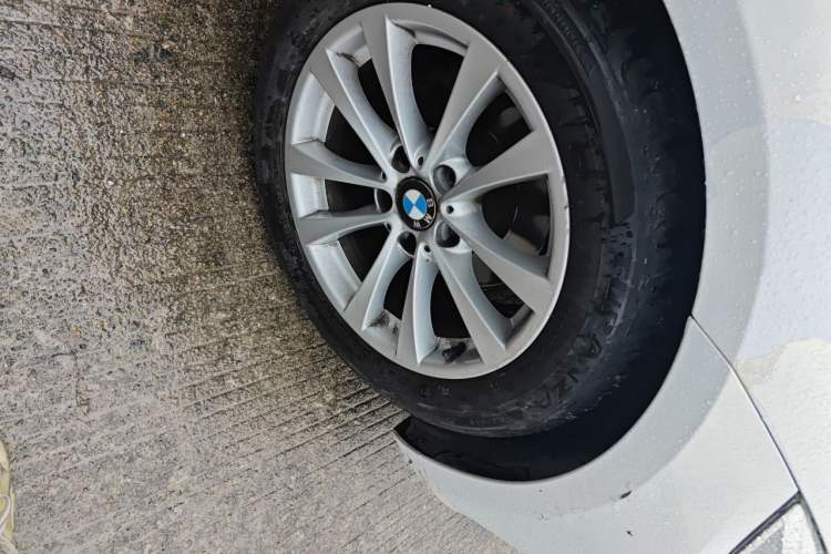 Used BMW 3 Series GT 2013 320i Leading Model Right Front Wheel Hub