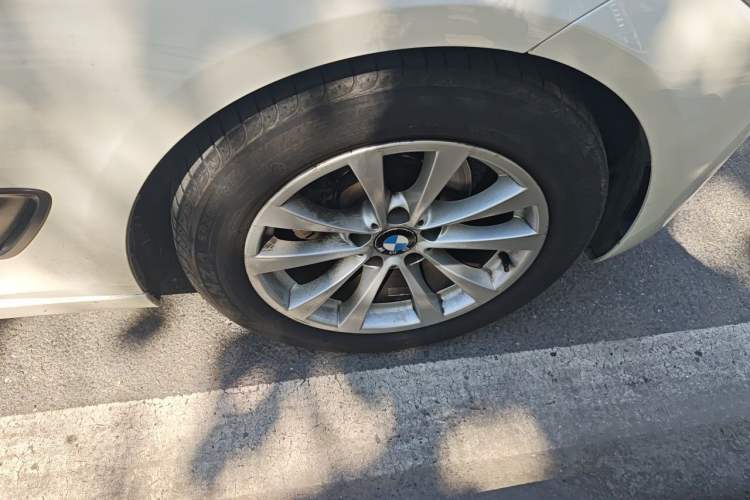 Used BMW 3 Series GT 2013 320i Leading Model Right Front Wheel Hub