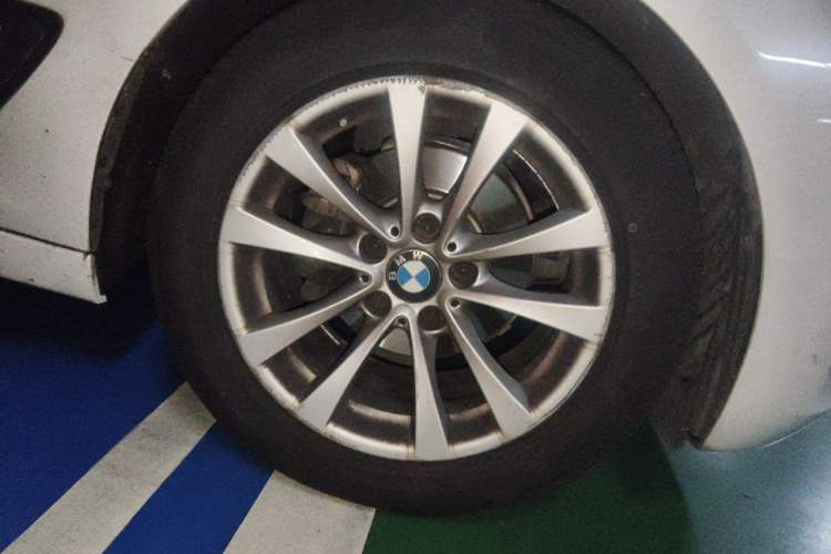 Used BMW 3 Series GT 2013 320i Leading Model Right Front Wheel Hub